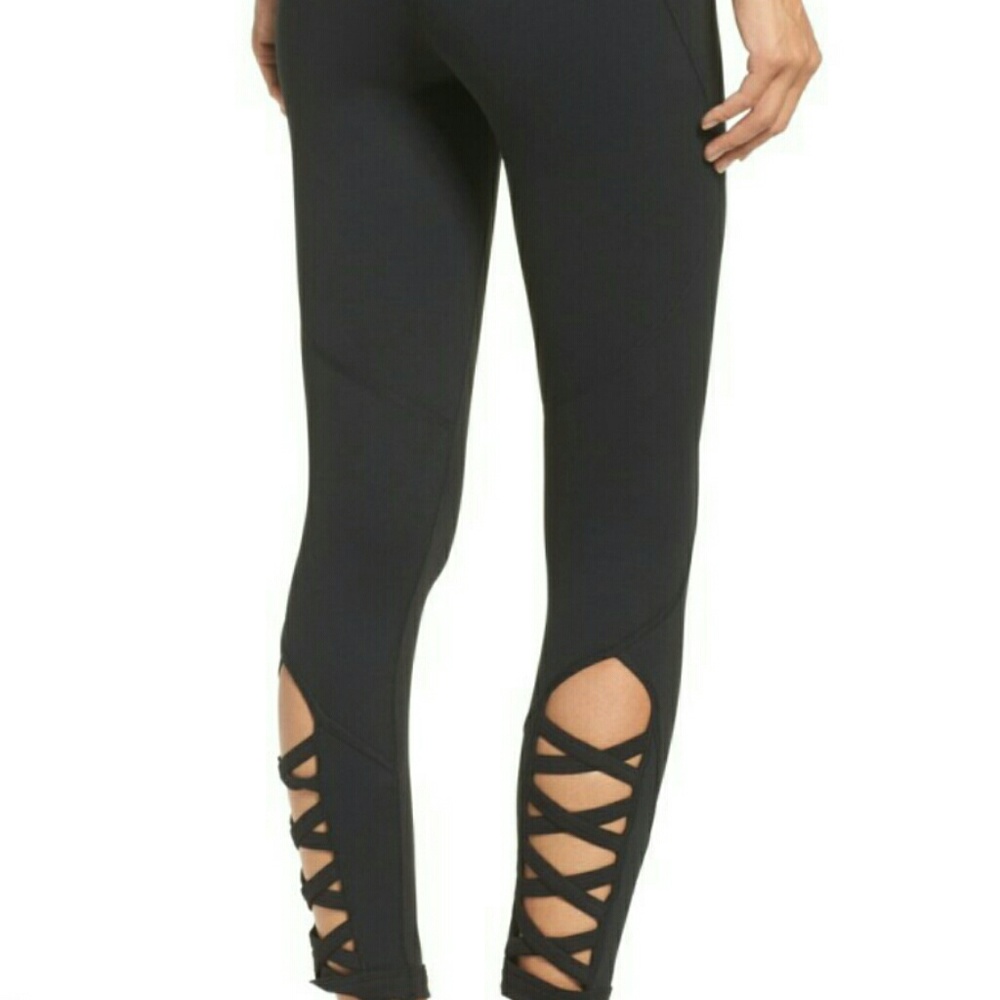 Lattice leggings✔️